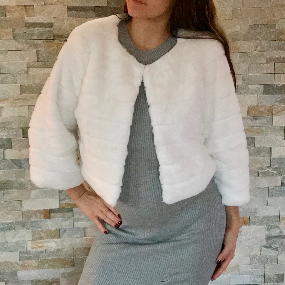 White mink faux fur shrug coat - Picture 6 of 8